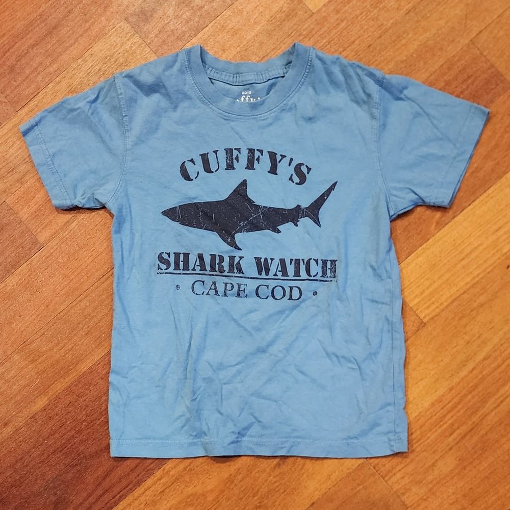 Cuffy's "Shark Watch" Cape Cod T-Shirt Size XS